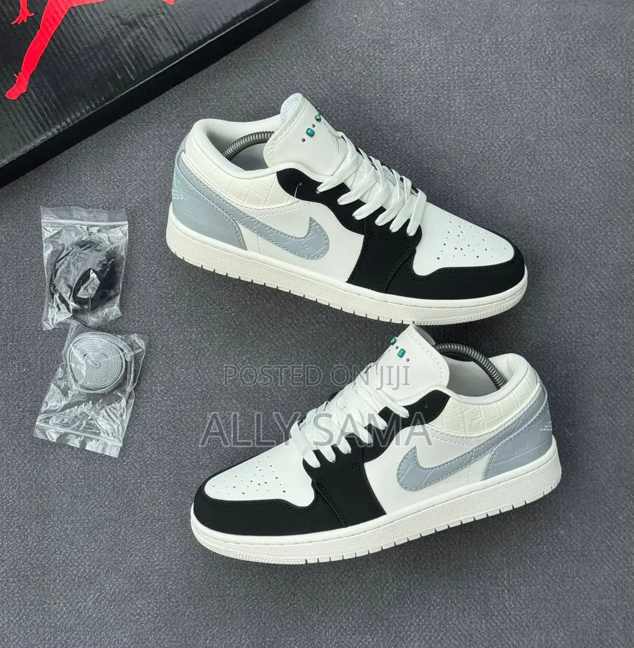 Men's Sneakers Jordan 1 Low Cut Material Leather