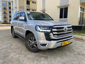 Toyota Land Cruiser 4.5 V8 GX-R 2012 Silver