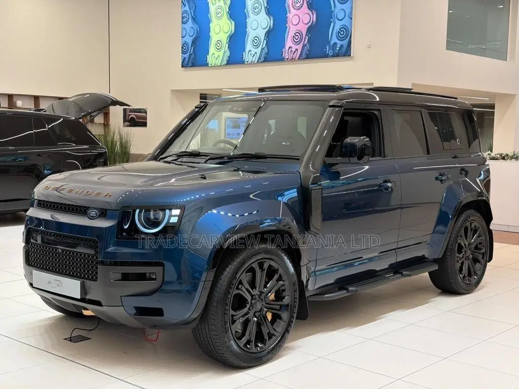 New Land Rover Defender 110 P635 OCTA 2025 Blue