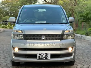 Toyota Noah 2006 Silver