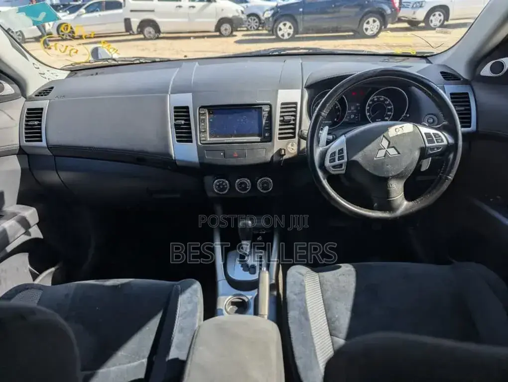 Mitsubishi Outlander XLS 2010 White