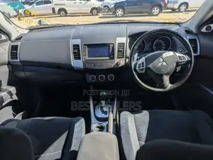 Mitsubishi Outlander XLS 2010 White
