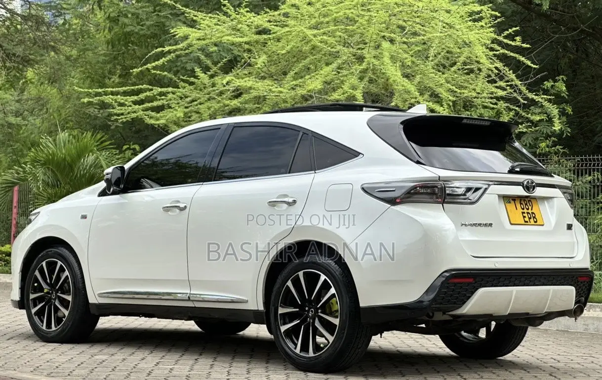 Toyota Harrier 2.0 2015 White