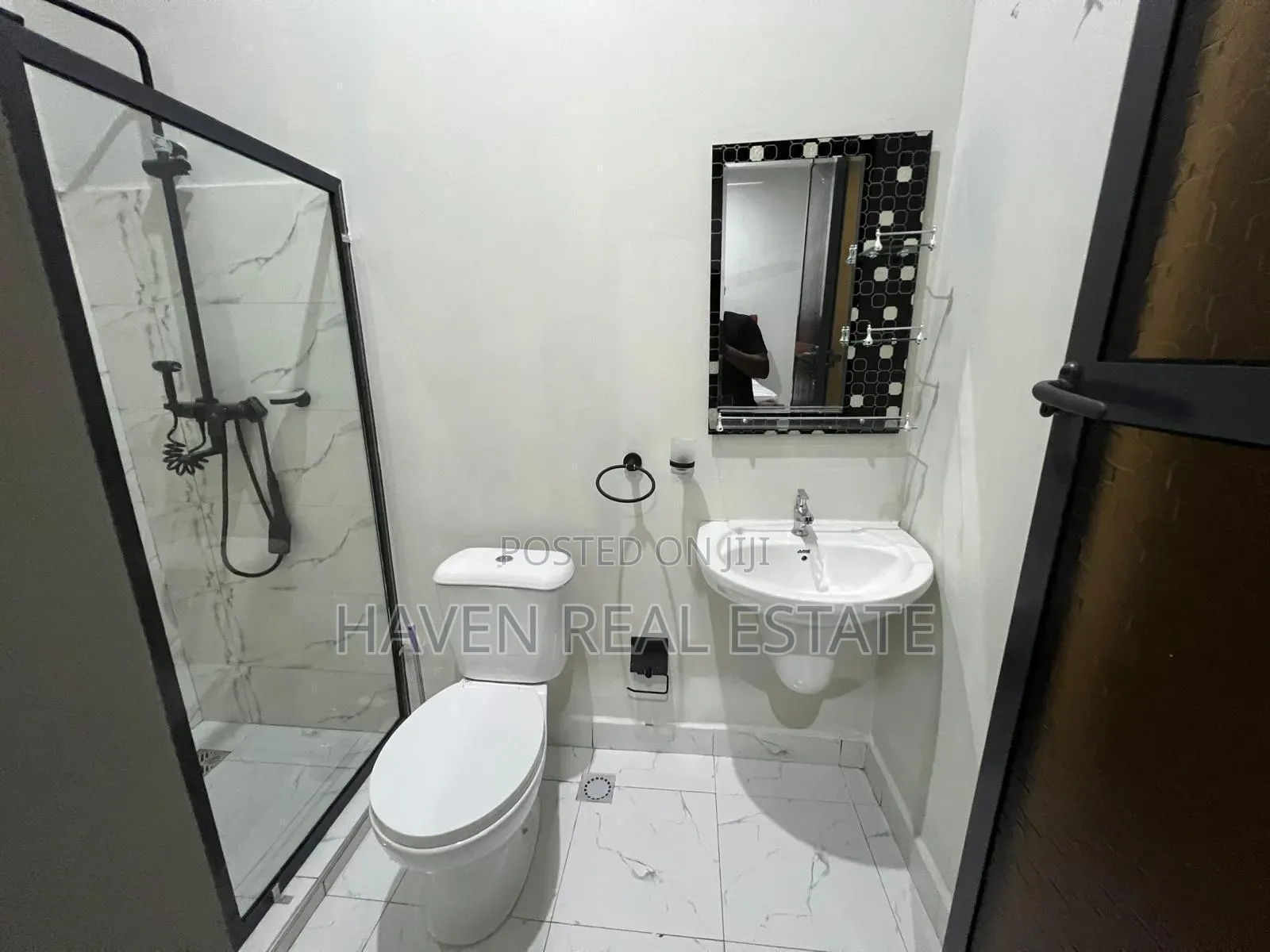 Furnished 2bdrm Apartment in Ada Estate for rent