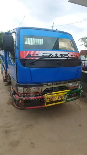 Mitsubishi Canter Tipper