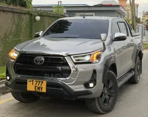 Toyota Hilux Revo Double Cab Deisel 2.4 RWD 2021 Silver