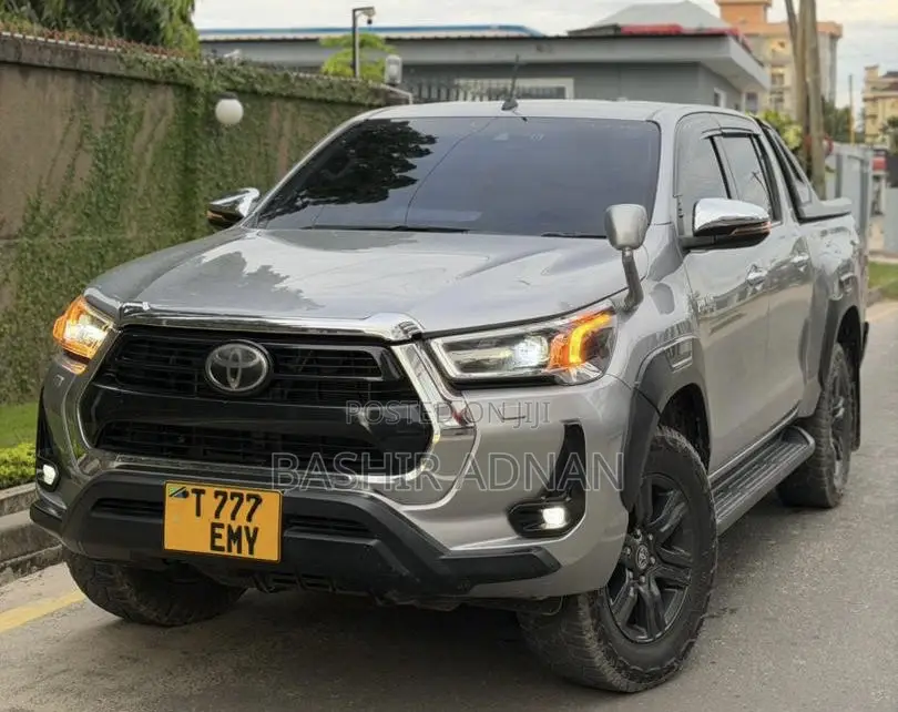 Toyota Hilux Revo Double Cab Deisel 2.4 RWD 2021 Silver