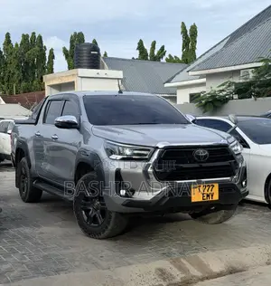 Toyota Hilux Revo Double Cab Deisel 2.4 RWD 2021 Silver