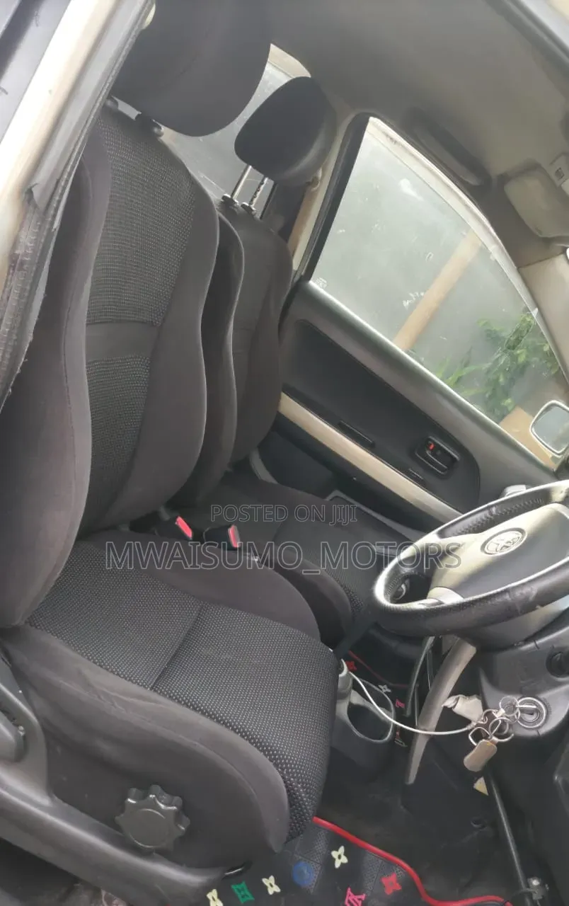 Toyota IST 2003 Gold