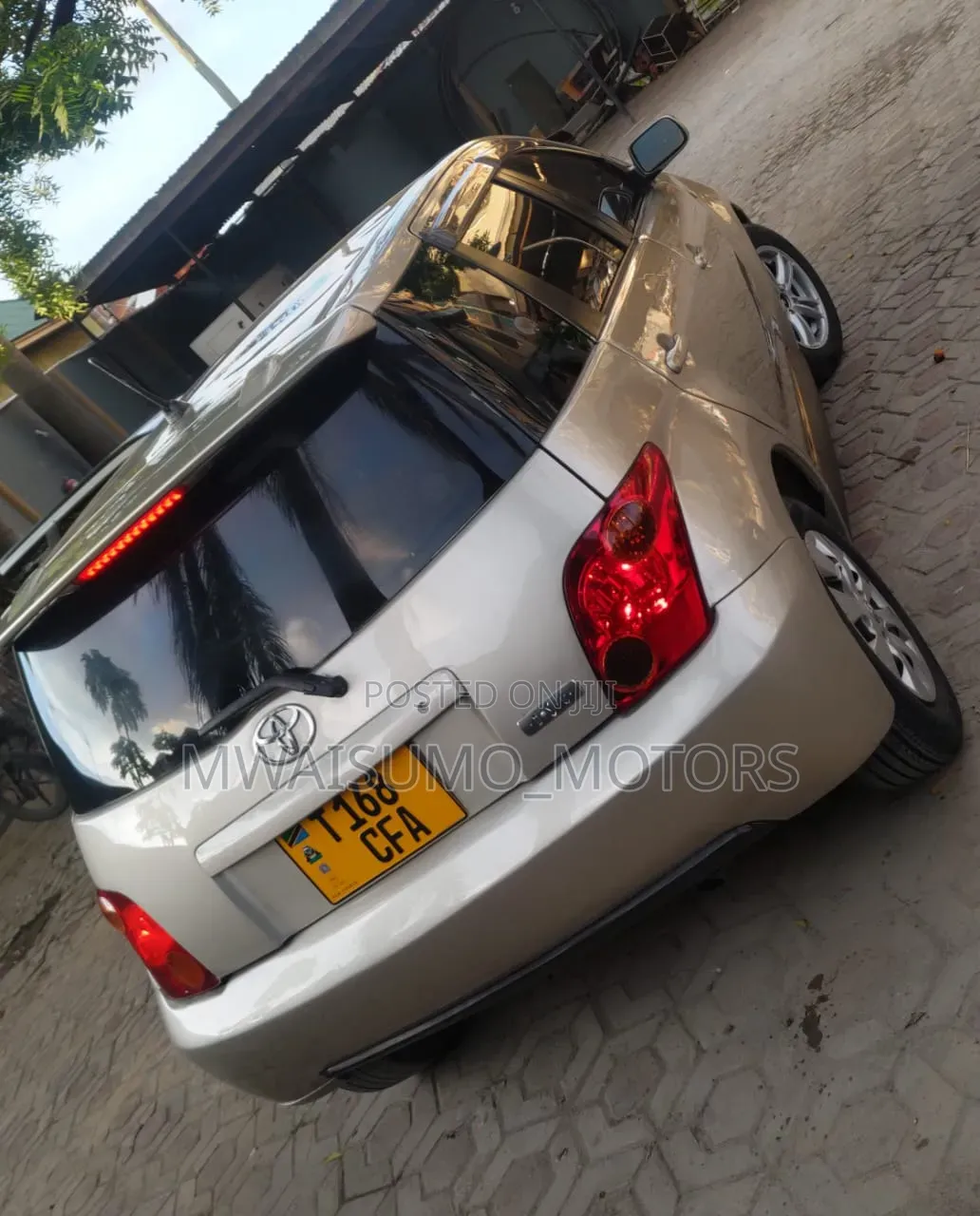 Toyota IST 2003 Gold