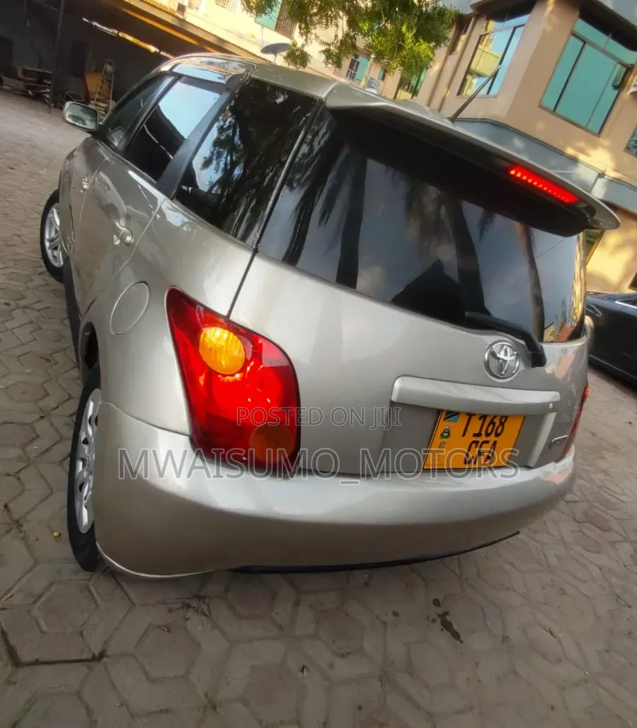 Toyota IST 2003 Gold