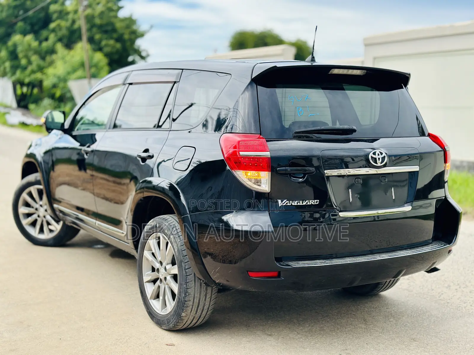 Toyota Vanguard 2013 Black