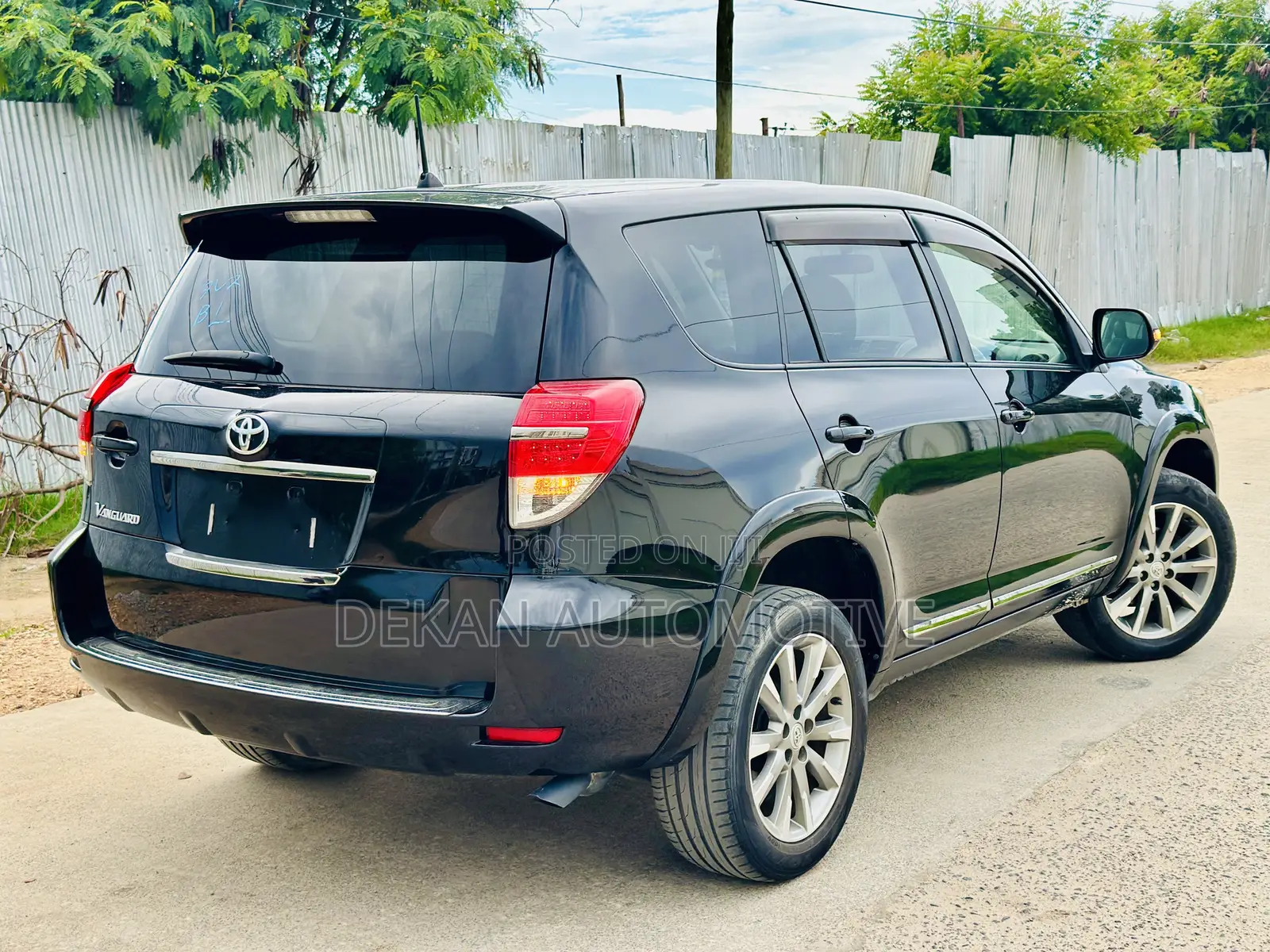 Toyota Vanguard 2013 Black