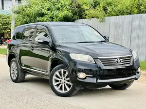 Toyota Vanguard 2013 Black