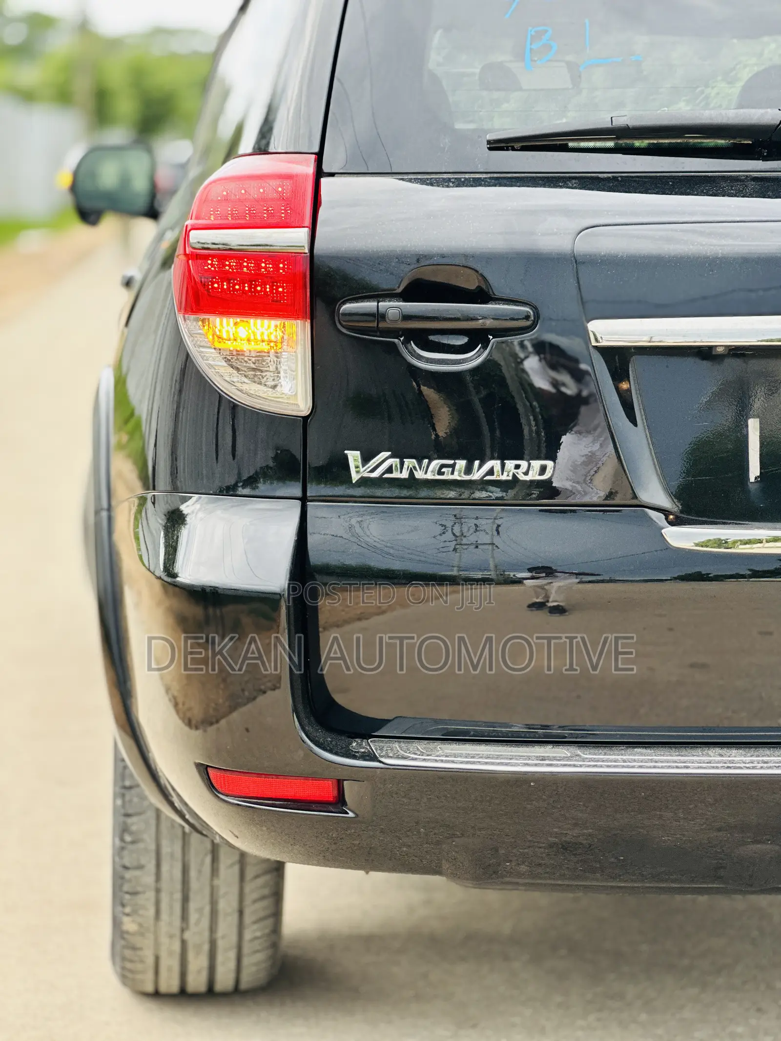 Toyota Vanguard 2013 Black
