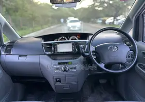 Toyota Voxy 2006 Silver
