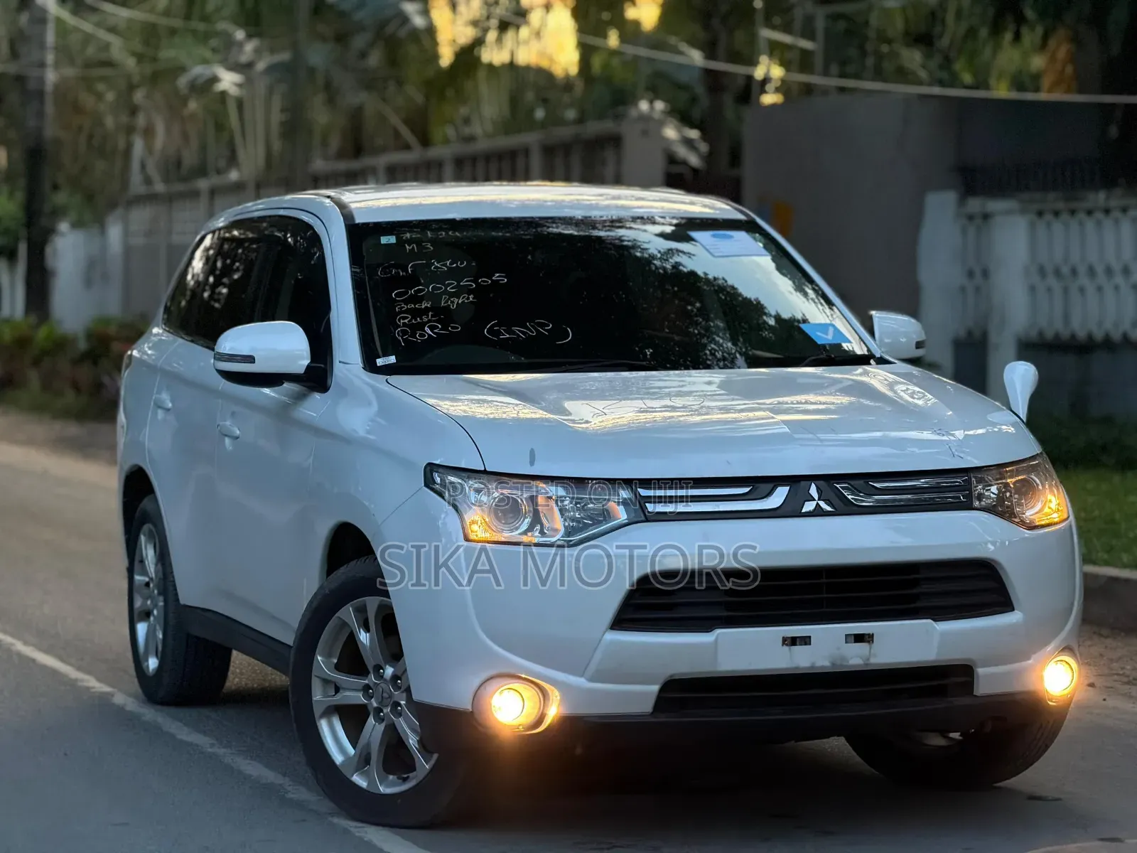 Mitsubishi Outlander 2013 White