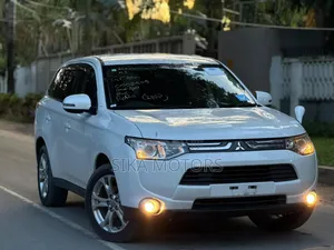 Mitsubishi Outlander 2013 White