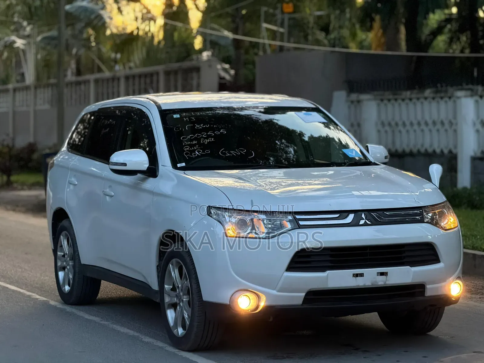 Mitsubishi Outlander 2013 White