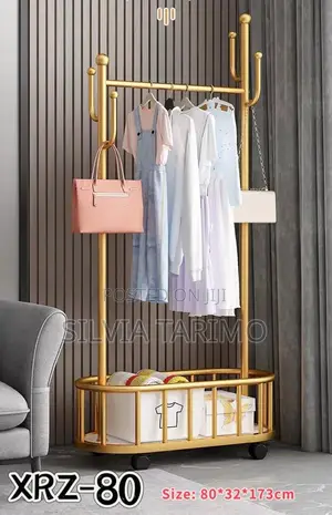 Classic Goldish Hanger