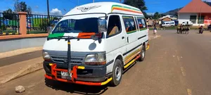 Toyota HiAce 2002 White