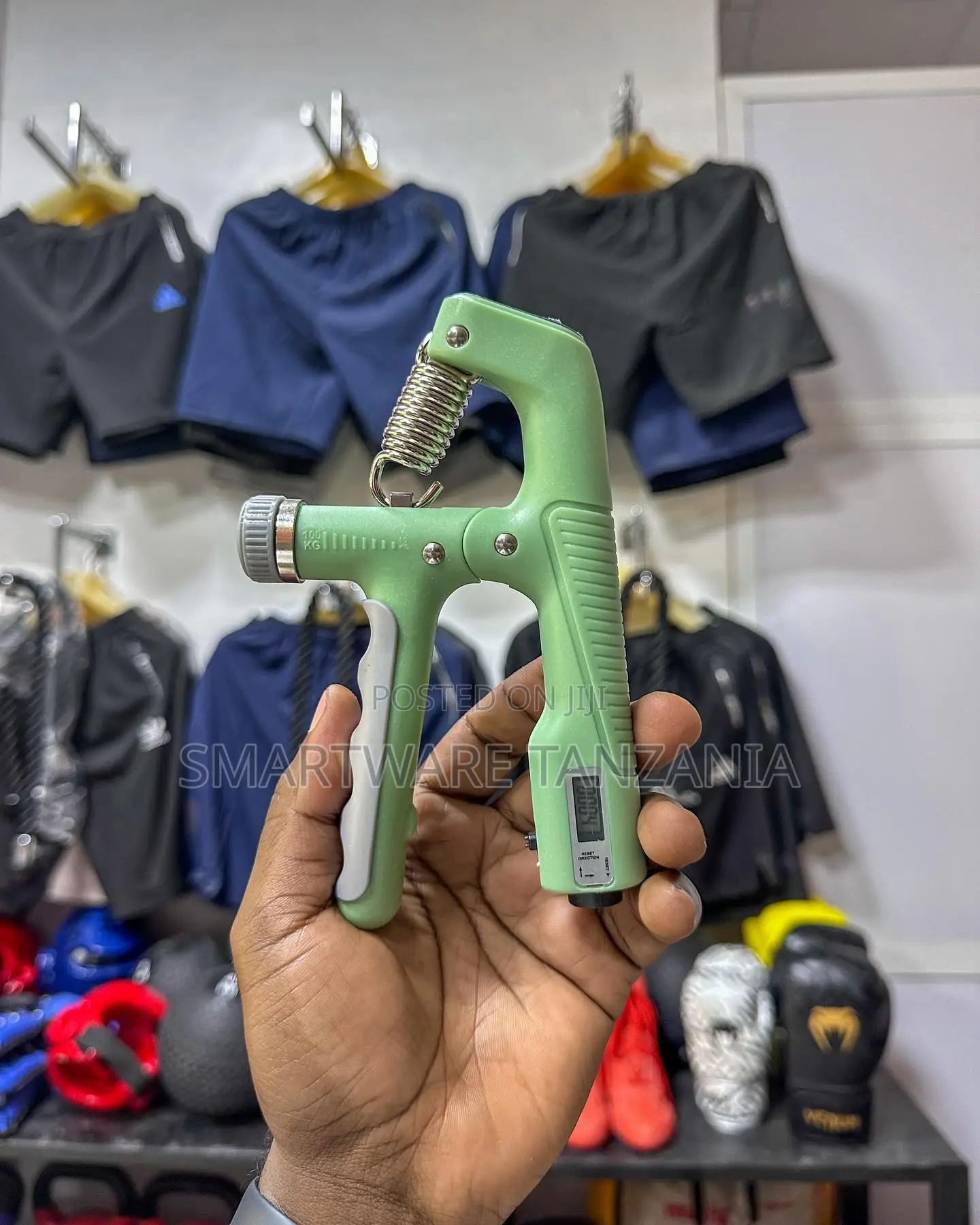 Green Hand Grip Trainer Adjustable 10-100kg With Lcd Counter