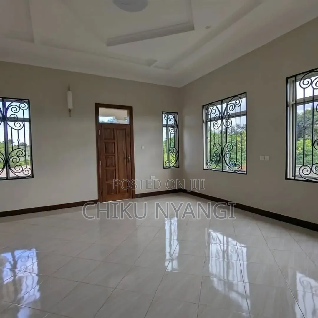 5bdrm House in Chiku Nyangi, Njiro for sale