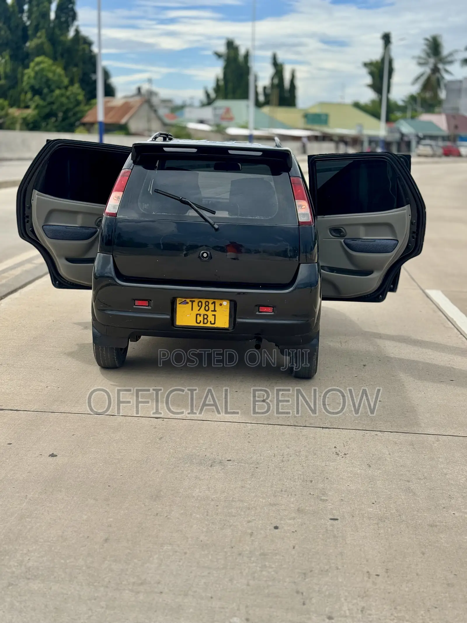 Suzuki Kei 0.7 5dr AWD 2003 Black
