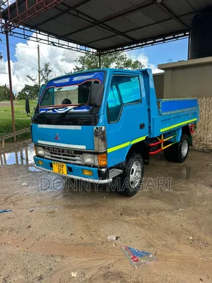 Mitsubishi Canter Tipper