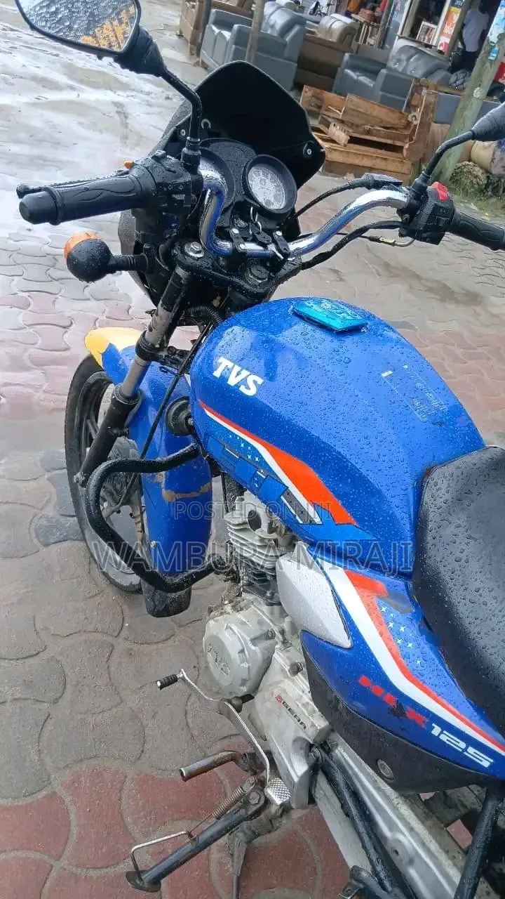 New TVS HLX 125 2025 Blue