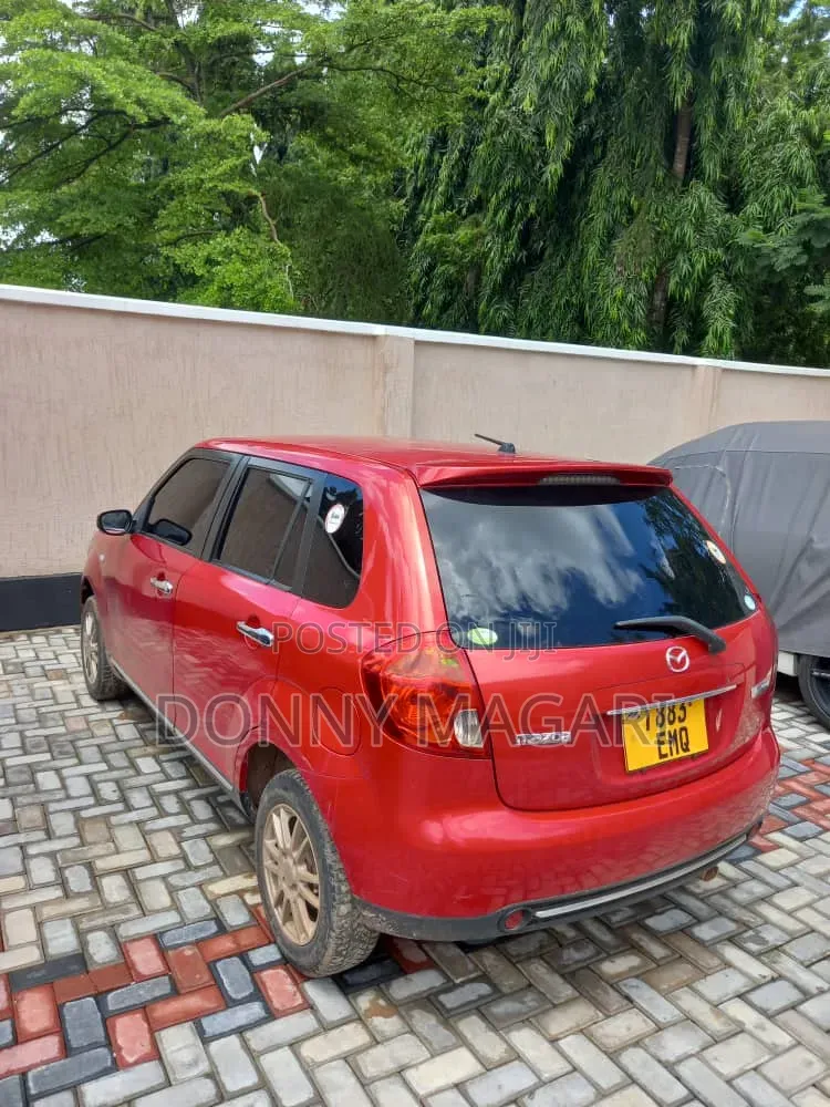 Mazda Verisa 2010 Red