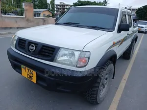 Nissan Hardbody 2008 White