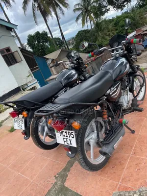 Bajaj Avenger 160 Street 2026 Black