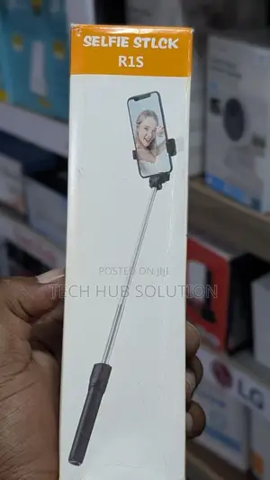R1s Selfie Stick Tripod