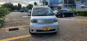 Toyota Porte 2005 Silver