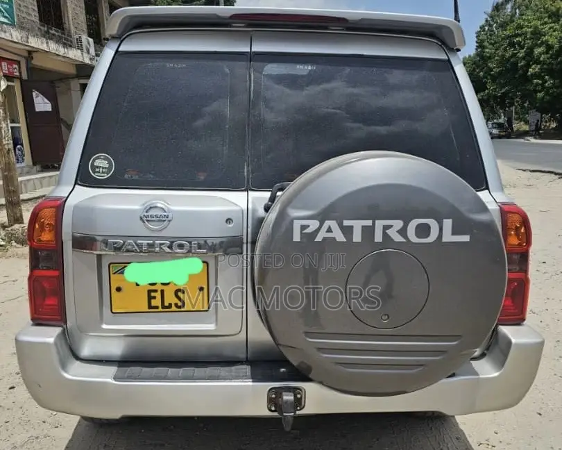 Nissan Patrol 2008 Silver
