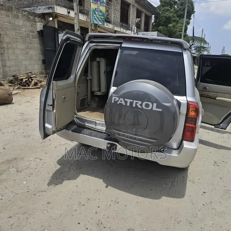 Nissan Patrol 2008 Silver