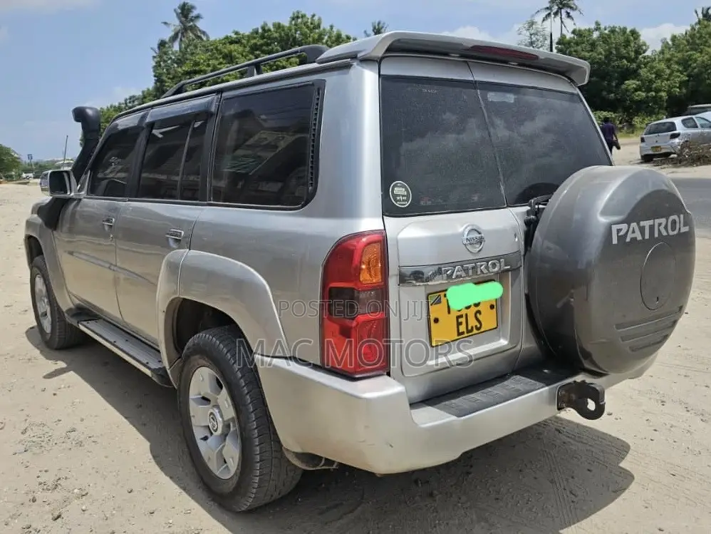Nissan Patrol 2008 Silver