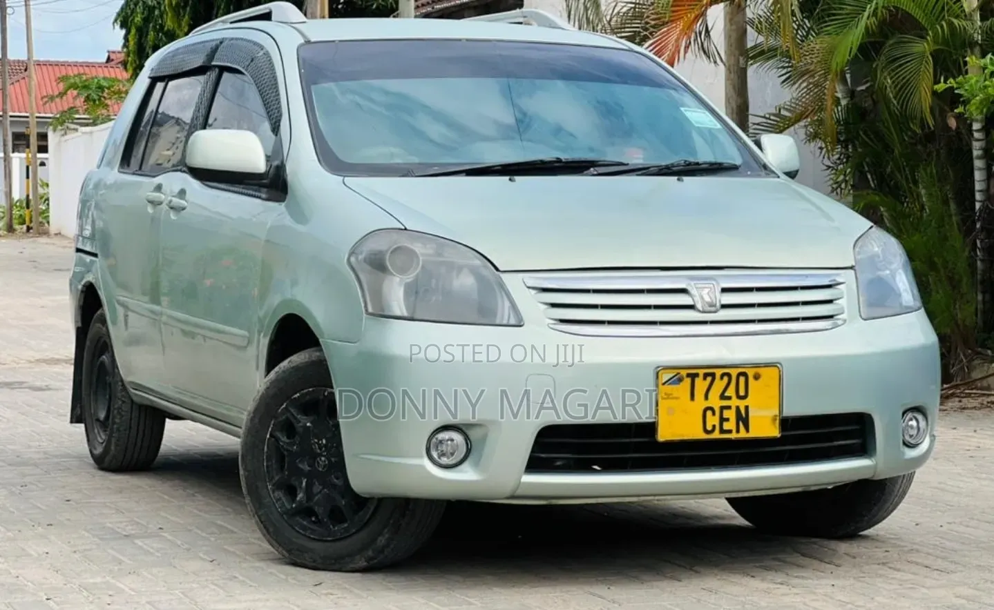 Toyota Raum 2004 Silver