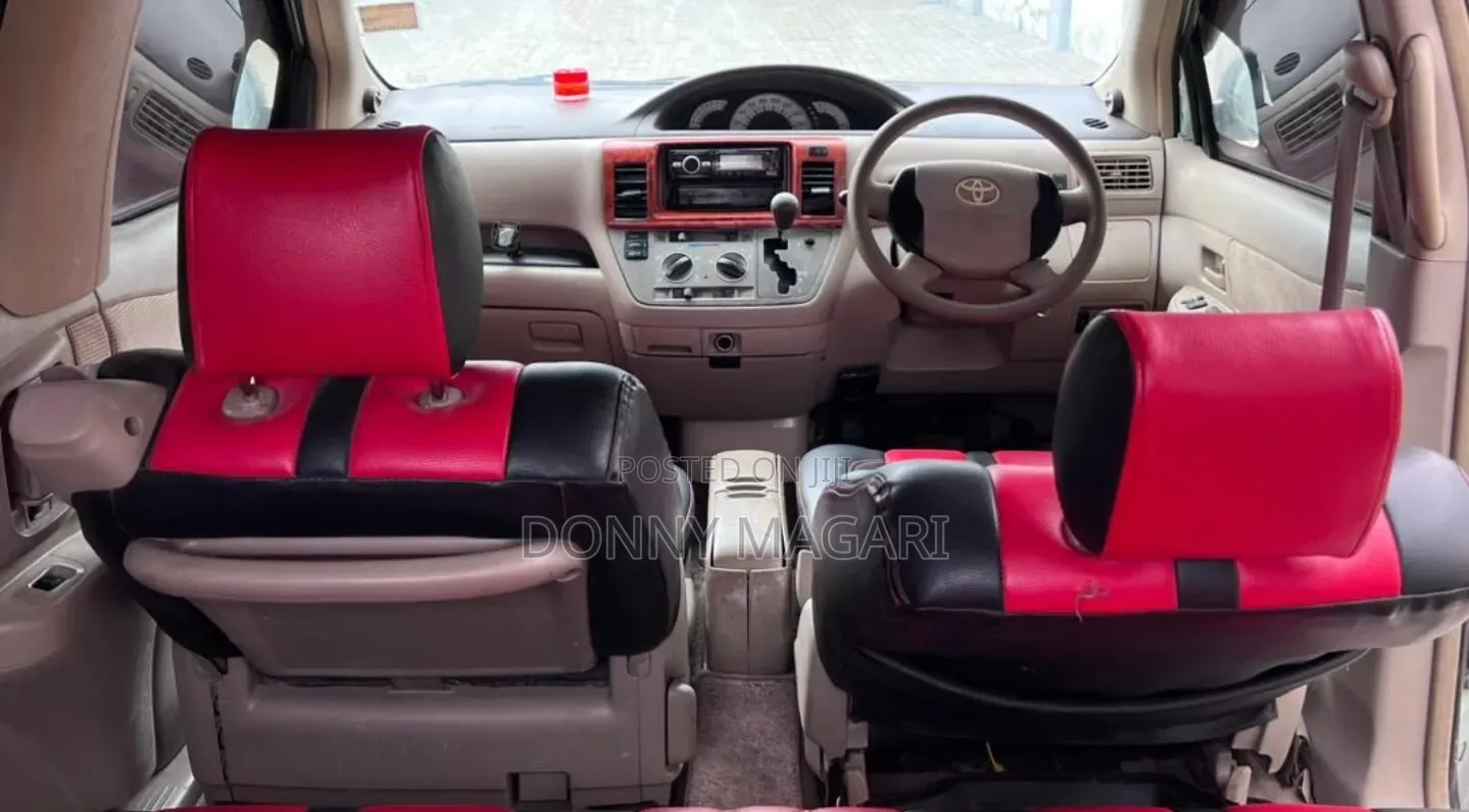 Toyota Raum 2004 Silver