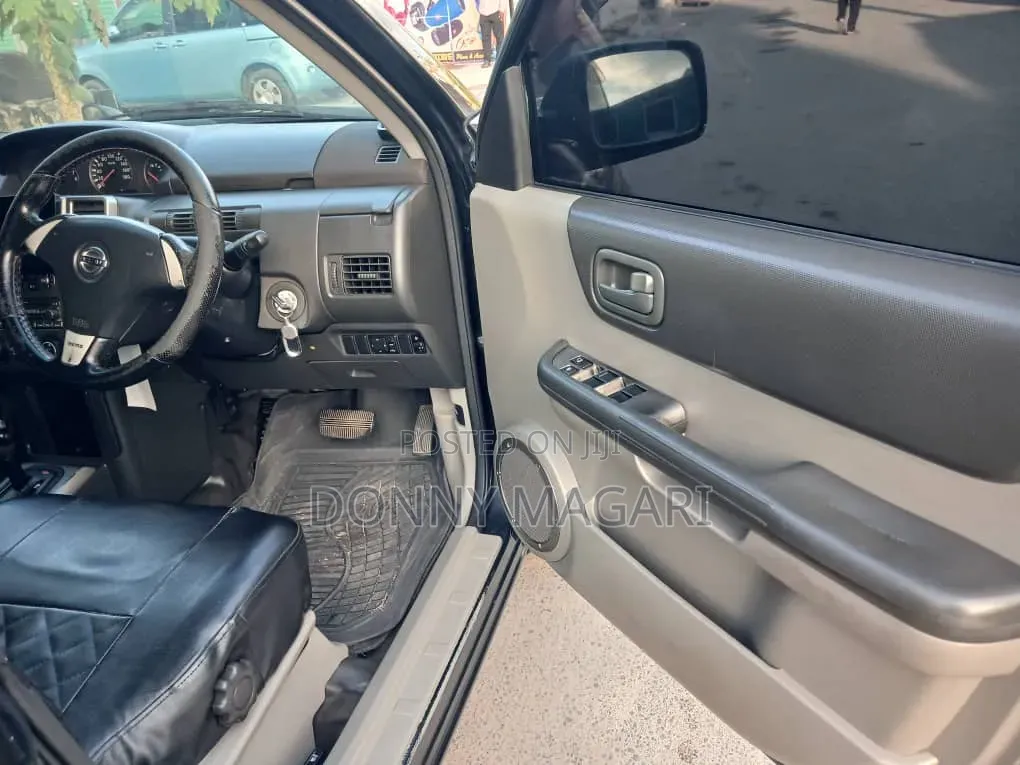 Nissan X-Trail 2005 Black