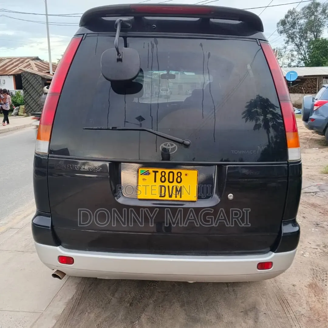 Toyota Noah 2005 Black