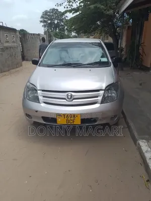 Toyota IST 2005 Silver