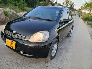 Toyota Vitz 2002 Black