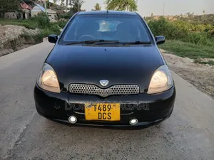 Toyota Vitz 2002 Black