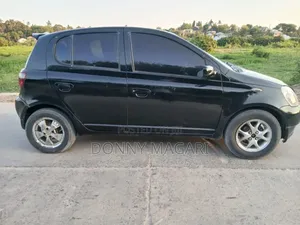 Toyota Vitz 2002 Black