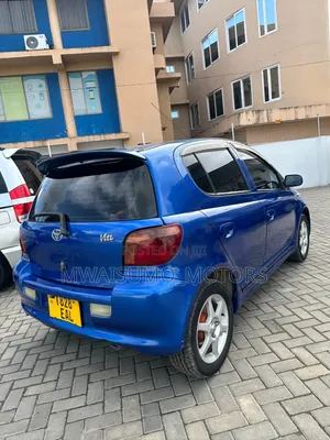Toyota Vitz 2001 Blue