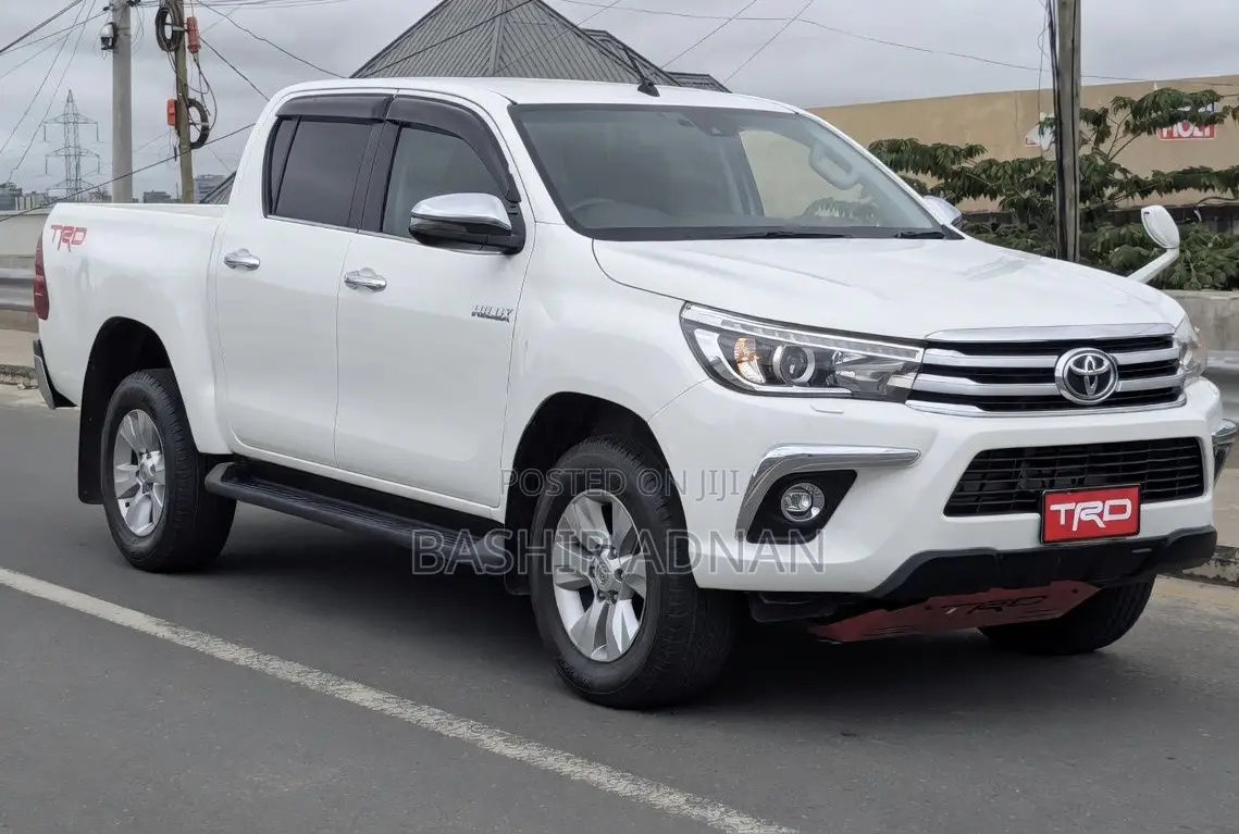 Toyota Hilux Revo Double Cab Deisel 2.4 RWD 2018 Pearl