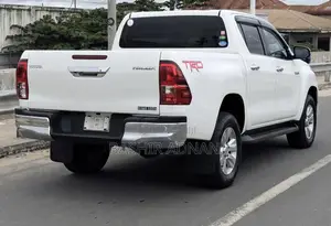 Toyota Hilux Revo Double Cab Deisel 2.4 RWD 2018 Pearl