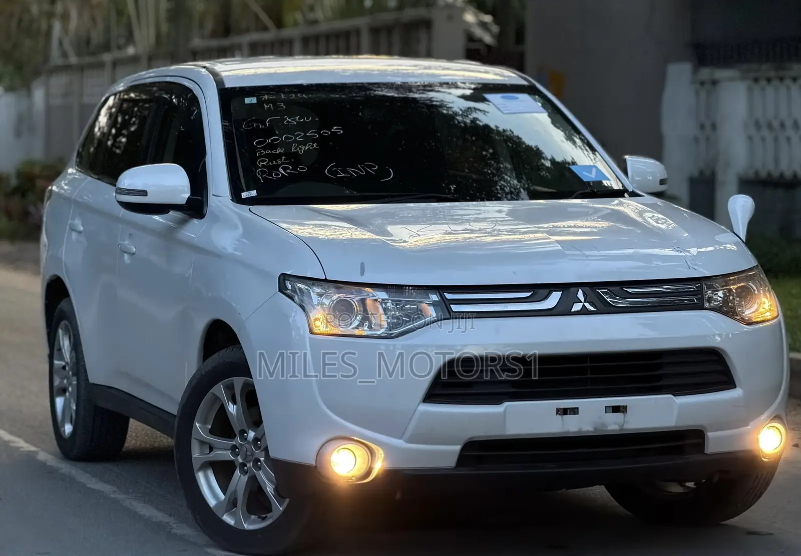 Mitsubishi Outlander 2013 White